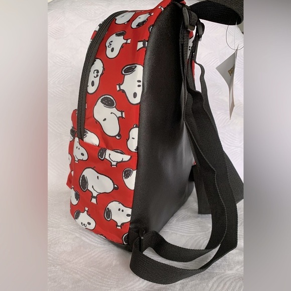 Peanuts Snoopy Backpack - Picture 3 of 10